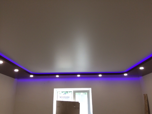 Светопрозрачные натяжные потолки