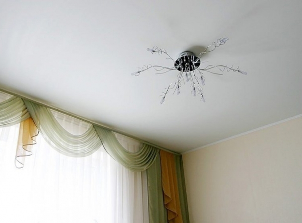 Пример тканевого потолка для детской 18 м²