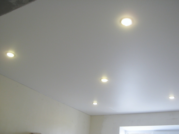 Бесшовные натяжные потолки в Кемерове