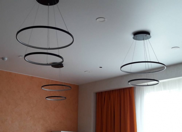 Натяжные потолки Descor